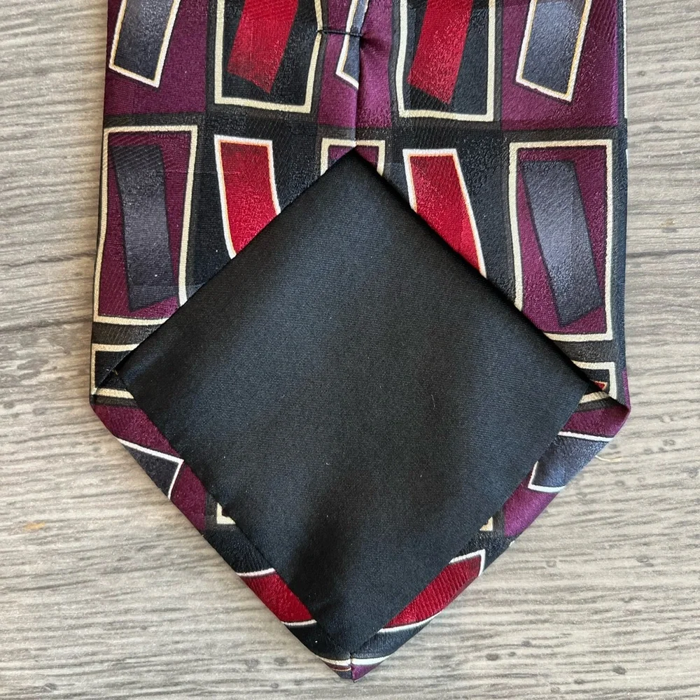Studio Z Men’s Neck Tie Red Black Geometric Abstract Rectangles Silk Workwear